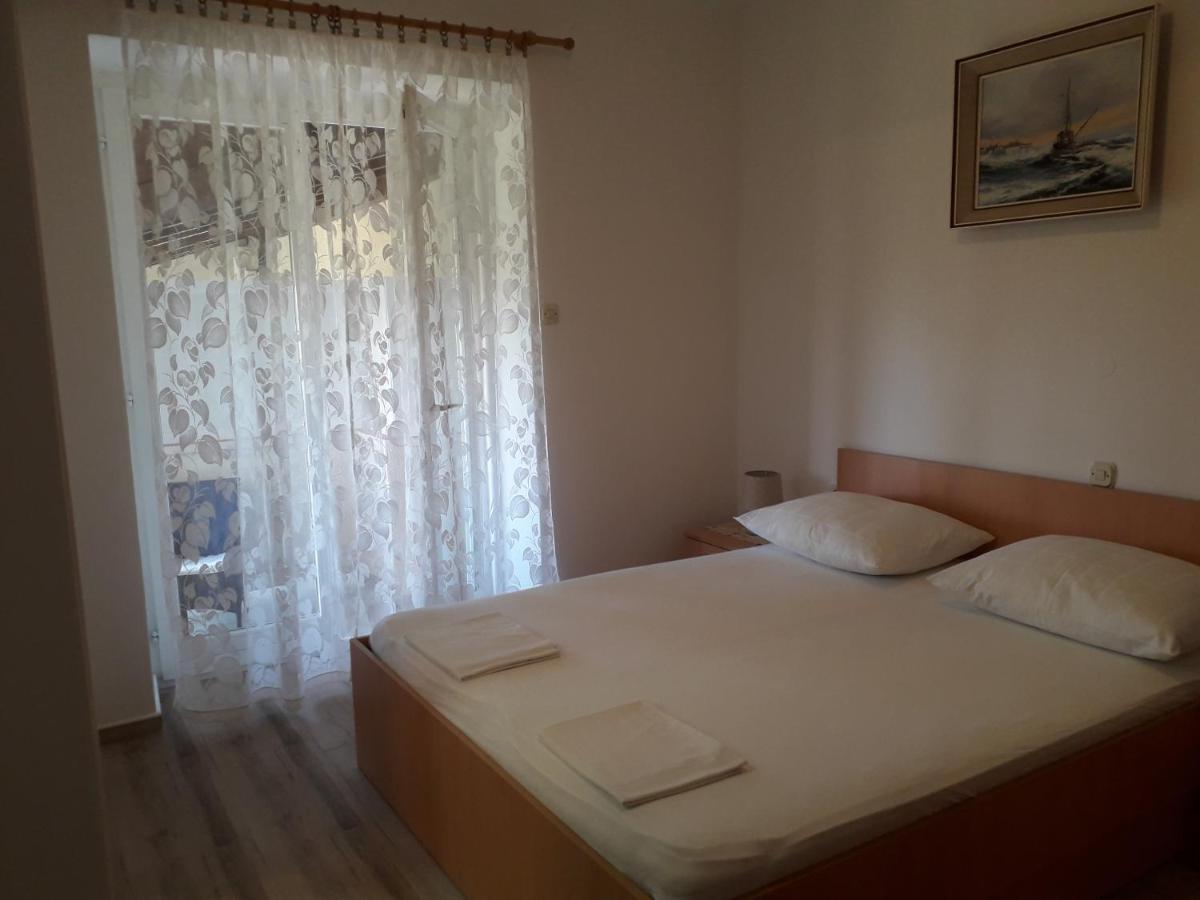 Apartmani Roza Лопар Экстерьер фото
