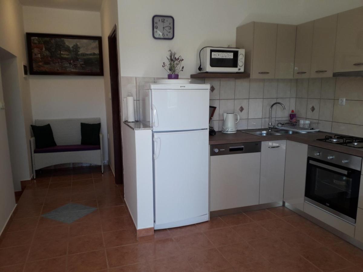 Apartmani Roza Лопар Экстерьер фото
