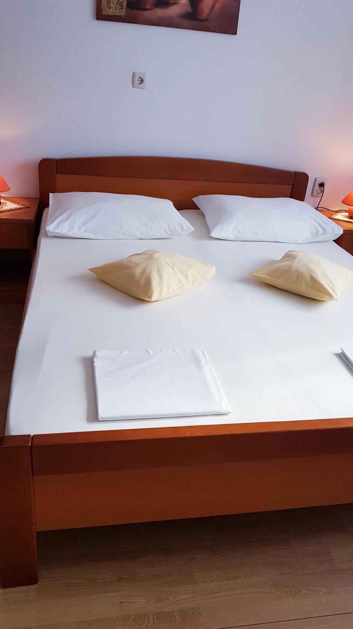 Apartmani Roza Лопар Экстерьер фото