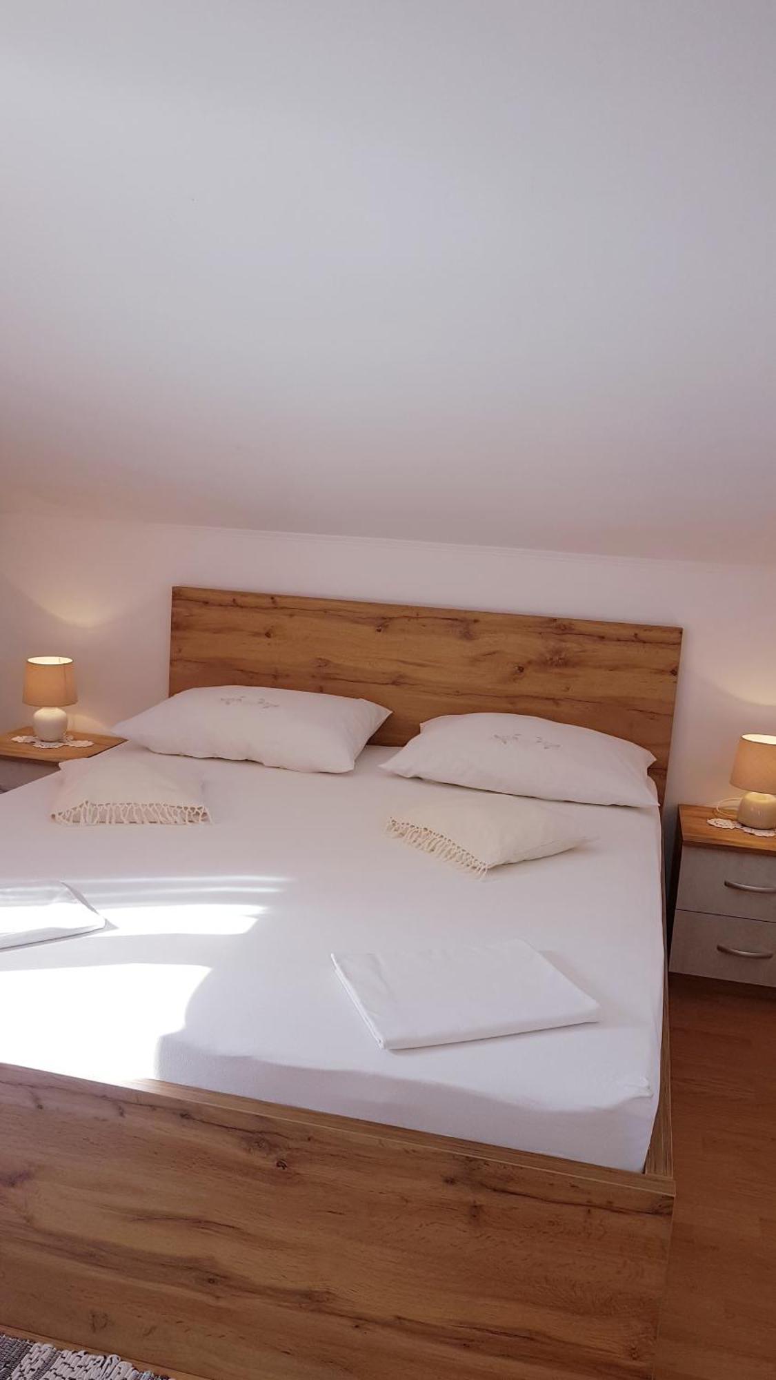 Apartmani Roza Лопар Экстерьер фото