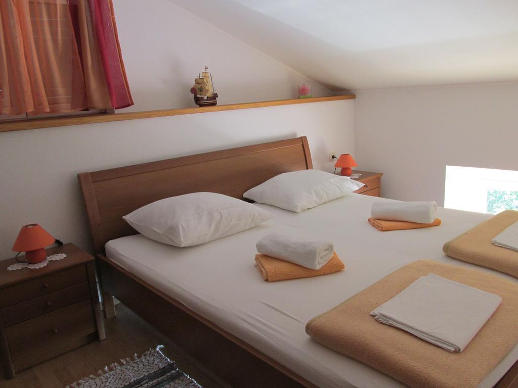 Apartmani Roza Лопар Экстерьер фото