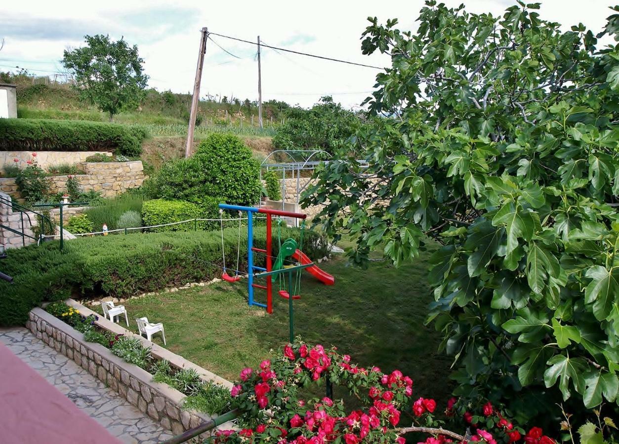 Apartmani Roza Лопар Экстерьер фото
